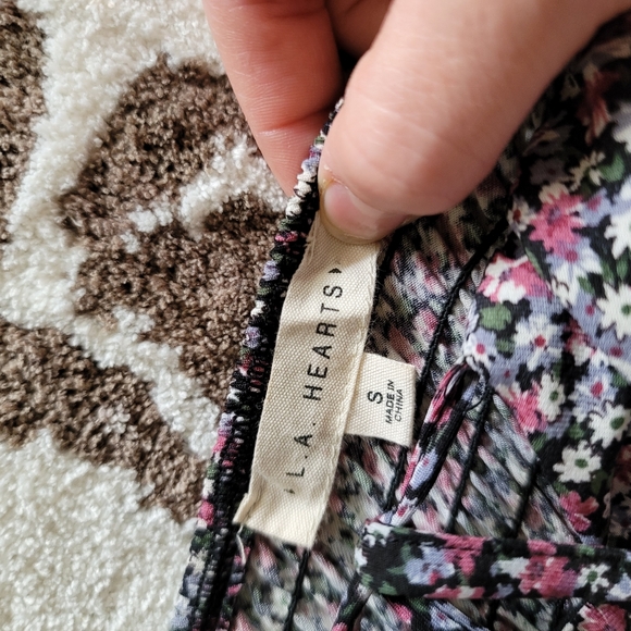 LA hearts Crop top - Picture 2 of 10